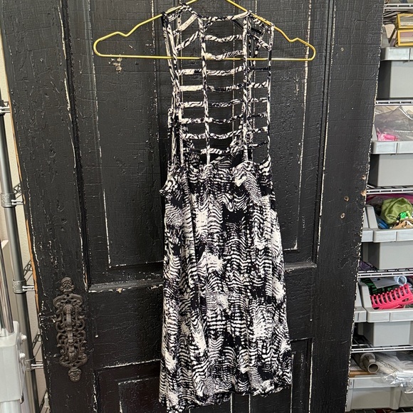 RVCA Black and White Strappy Dress - Picture 4 of 5